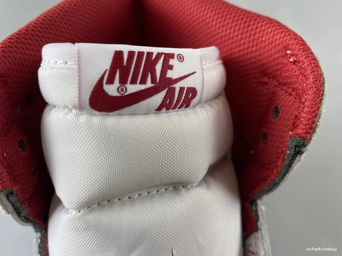(2017) Retro 1 Red 555088-103 Jordan Air Metallic 0716
